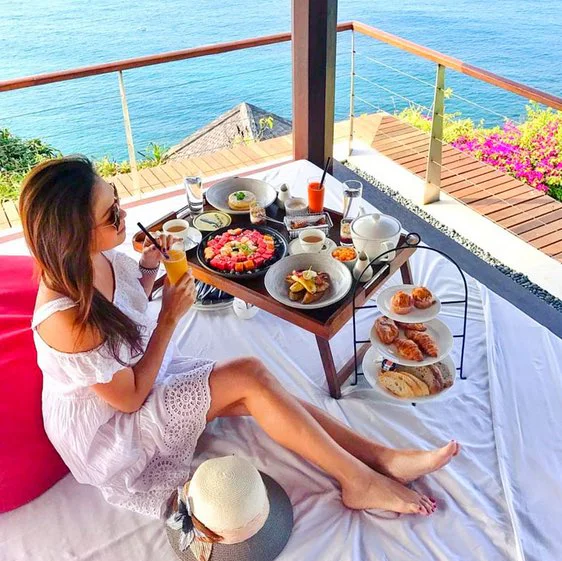 The Cliff Bar - ‘The Edge’ - places for high tea bali